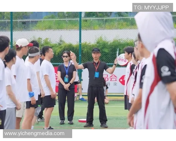 广州飞盘队的团队协作与战术分析探讨运动飞盘的魅力与发展